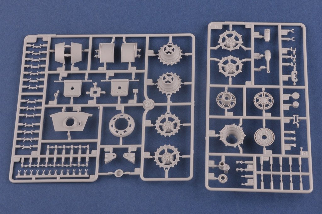 Hobby Boss 84533 Pz.Kpfw.VI Sd.Kfz.182 Tiger II (Henschel July-1945 Production) 1/35 – Bild 9