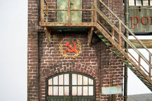 RT-Diorama 35305 Diorama-Base: Gun Factory &amp;quot;Barrikaden&amp;quot; 1/35 – Bild 5