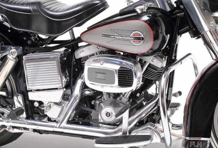Tamiya 16037 Harley Davidson FLH Classic - Black 1/6 – imagen 3