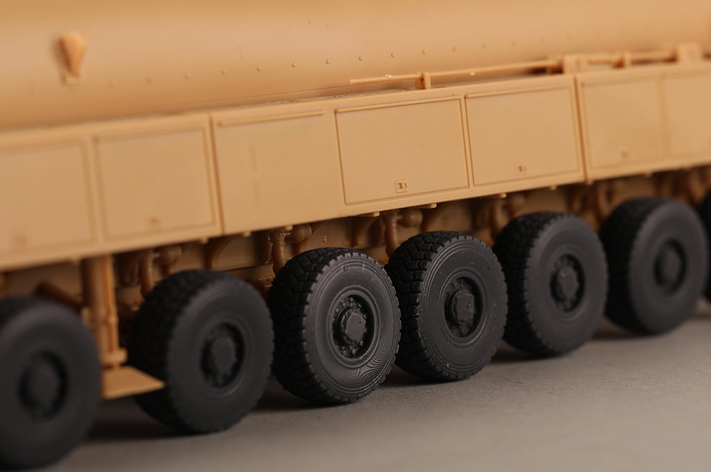 Hobby Boss 82964 DF-61 ICBM 1/72