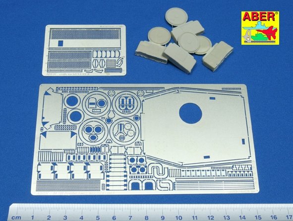 Aber 35166 Soviet heavy tank KV-II part 1 basic set (TAM) (1/35) – image 2