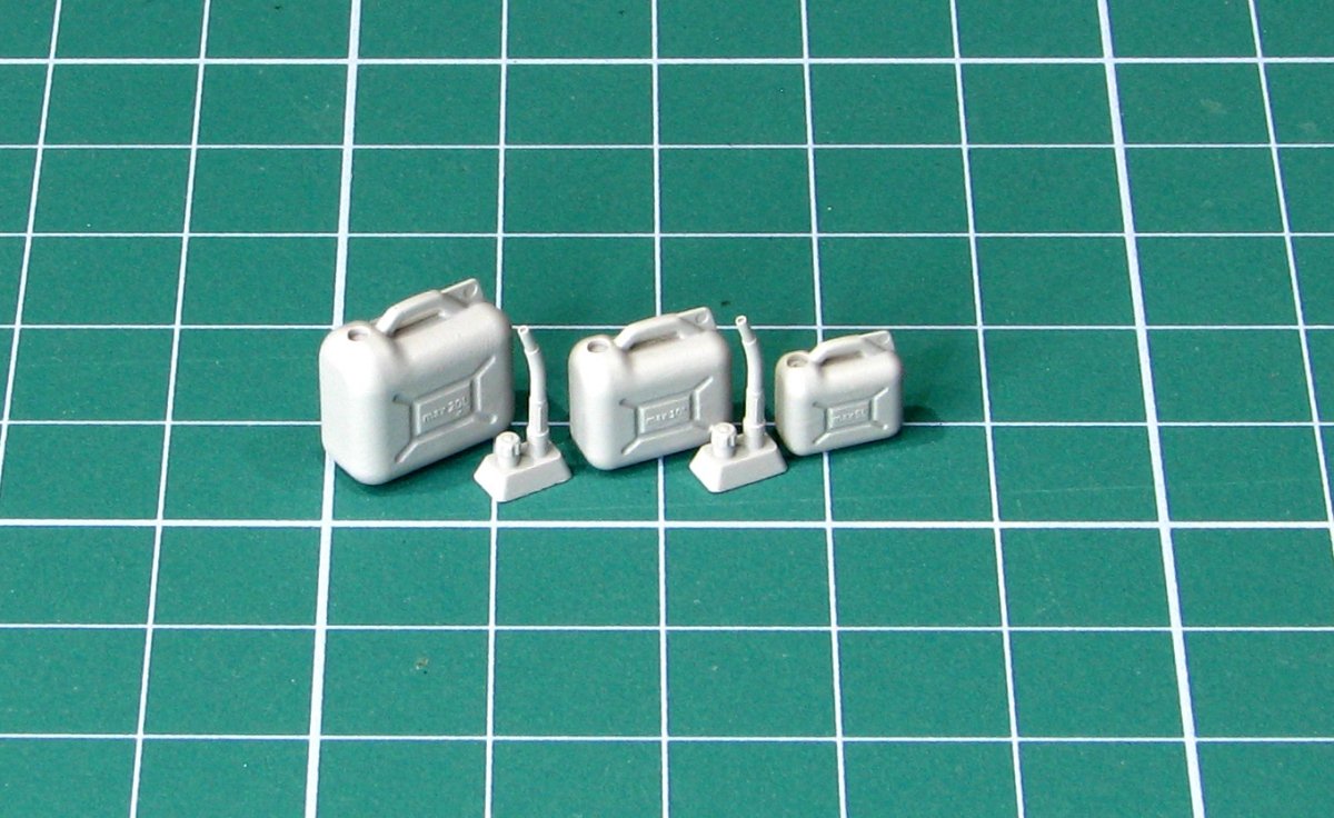 EUREKA XXL E-042 Plastic Jerry Can 5, 10 and 20 L 1/35 – image 5