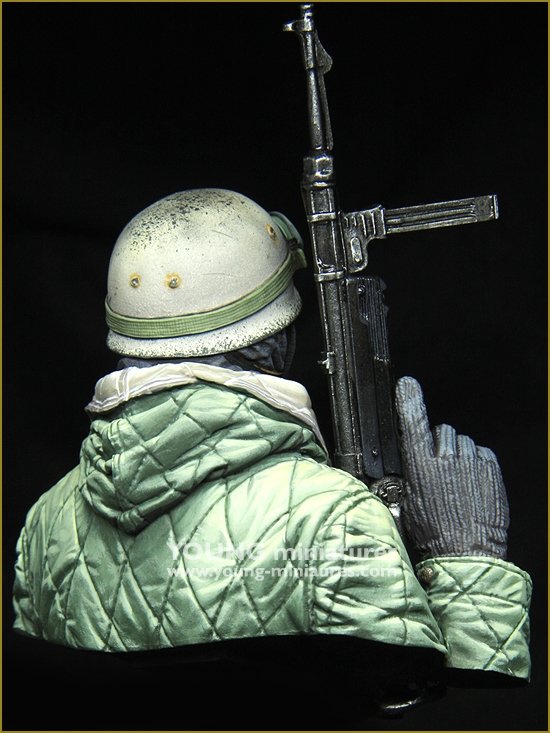 Young Miniatures YM1874 German Fallschirmjäger Eastfront 1943 1/10 – zdjęcie 6