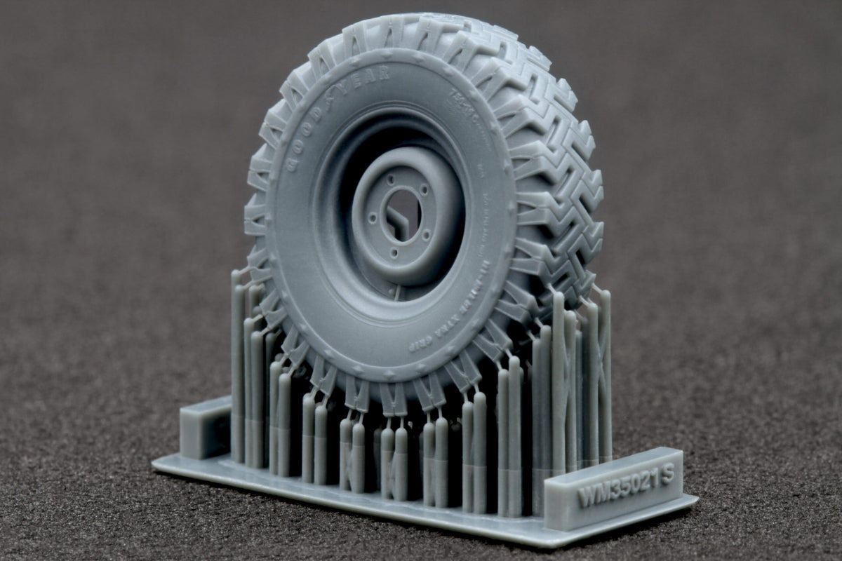 ScaleX WM 35021 L. Rover 88 7.5 big Ordinary wheel set (for AK-Interactive) 1/35