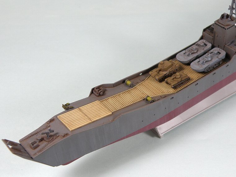 Pit-Road WB05 IJN No.101 class landing ship 1/350 – imagen 4