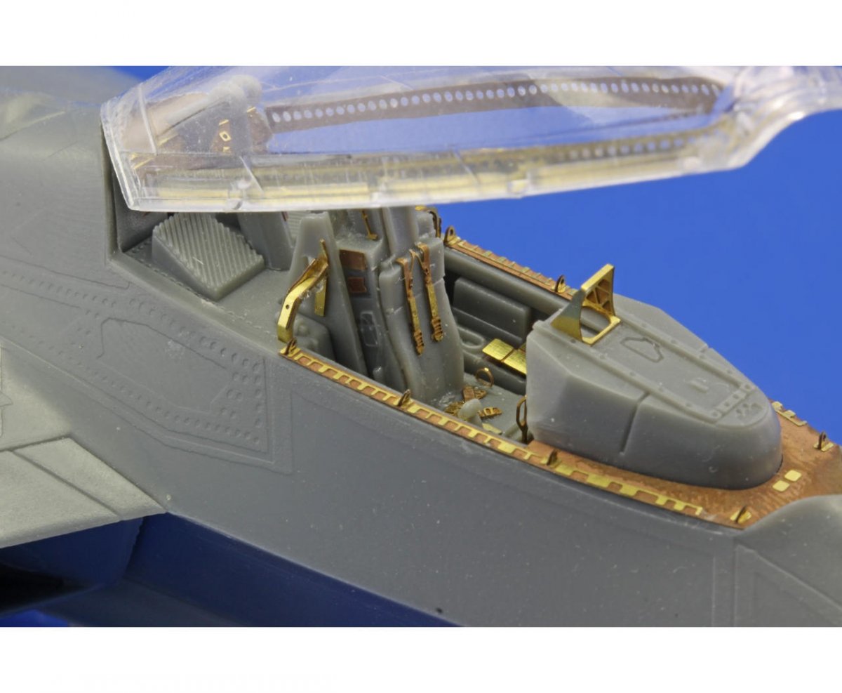 Eduard 73379 F-22 S. A. 1/72 FUJIMI – immagine 11
