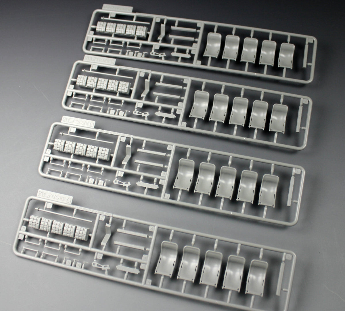 Tiger Model 6290 Sweden CB90 Fast Assault Craft 1991-present 1/35 – zdjęcie 16