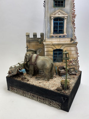 RT-Diorama 35025 Diorama-Base: German Town House 1/35 – immagine 4