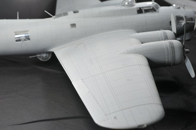 HK Models 01E04 B-17 Flying Fortress F and G 1/32 – immagine 11