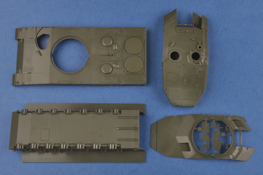 Hobby Boss 83867 Leopard 2A4M CAN – image 9
