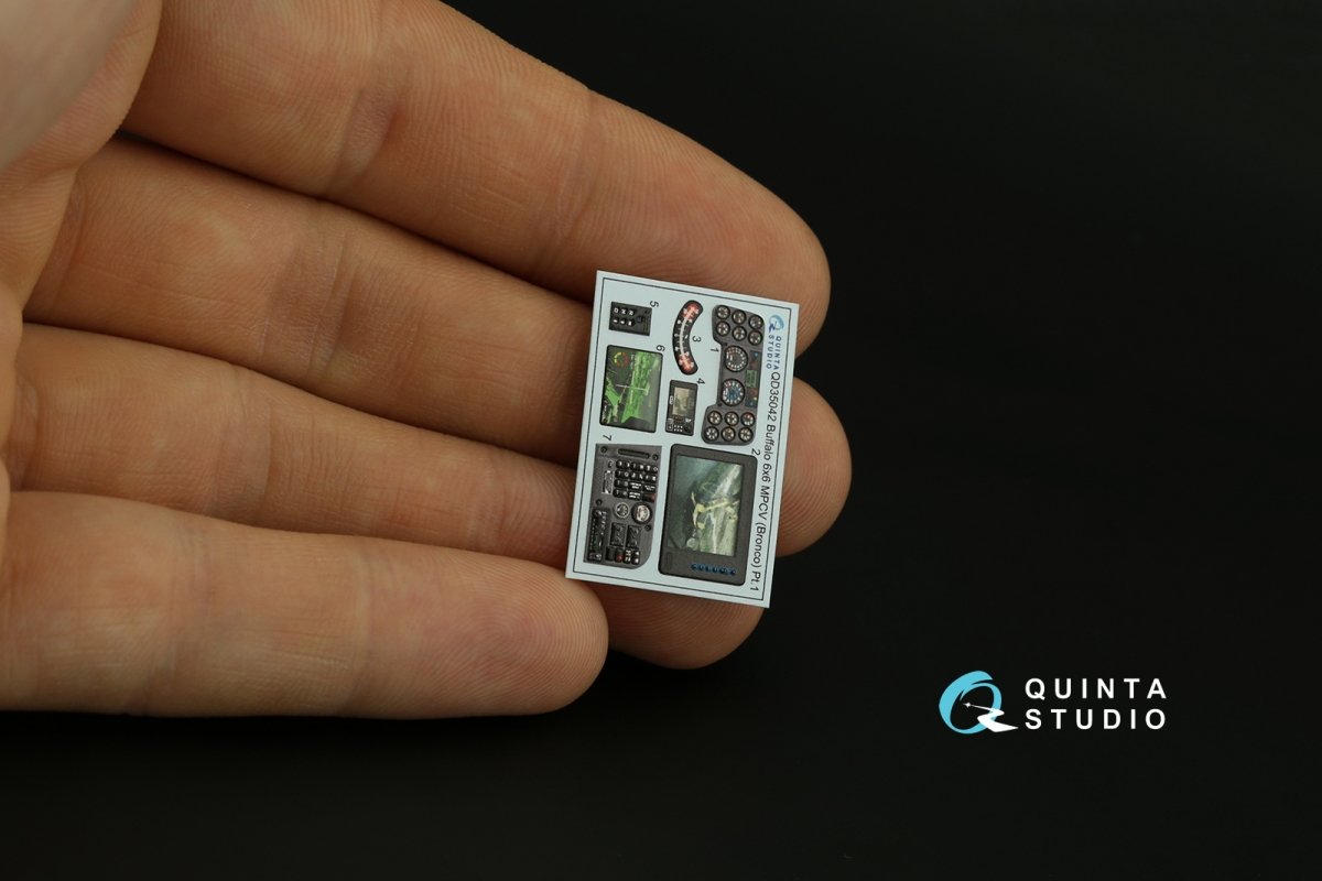 Intérieur imprimé en 3D et coloré sur papier décalcomanie pour le Buffalo 6x6 MPCV de Quinta Studio (Bronco) à l&amp;#39;échelle 1/35 – image 6