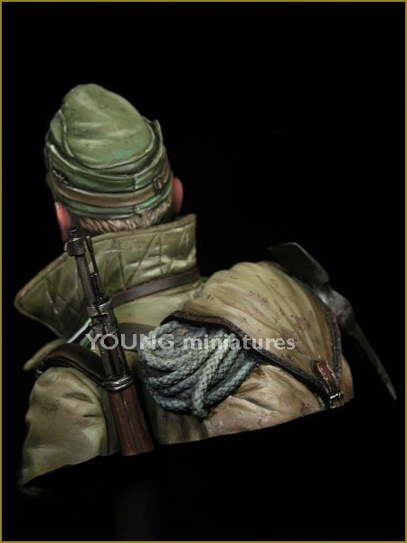 Young Miniatures YM1836 GERMAN GEBIRGSJAGER 1942 1/10 – image 2