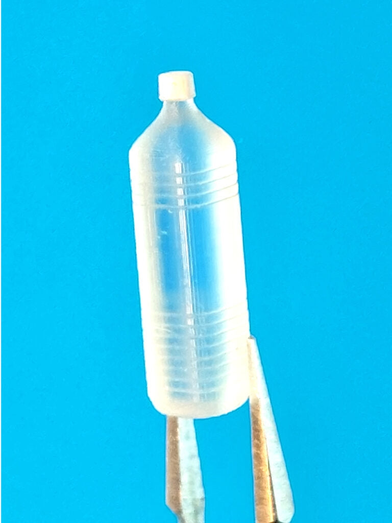 Point de non-retour 3524050 Bouteille en plastique (type I, bleue et transparente) 1/35 – image 8