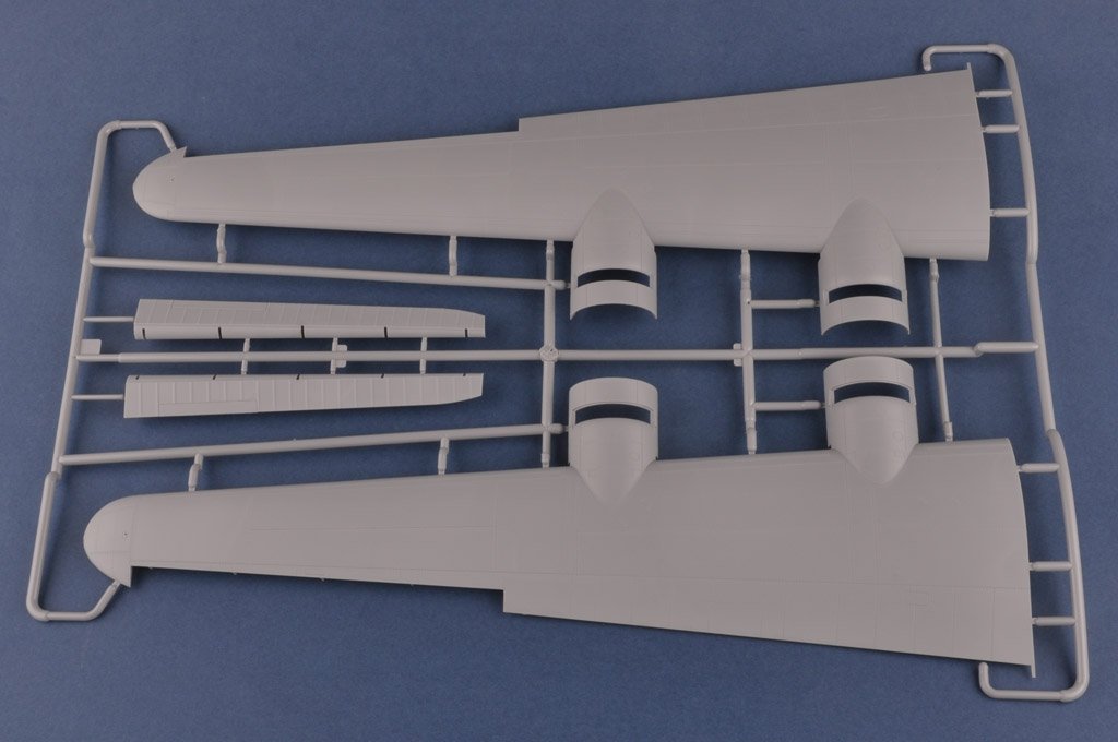 Hobby Boss 83211 B-24J Liberator 1/32 – image 4