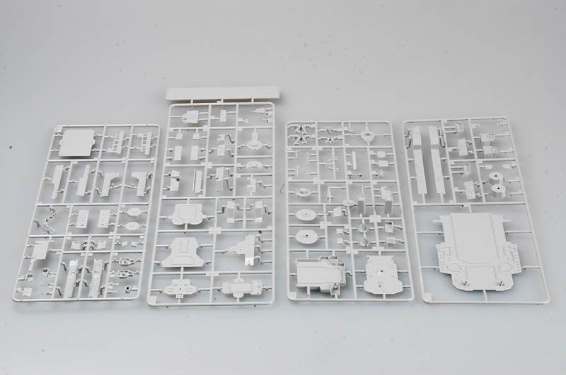 Trumpeter 04521 Croiseur russe Amiral Lazarev Ex-Frunze (1/350) – image 5