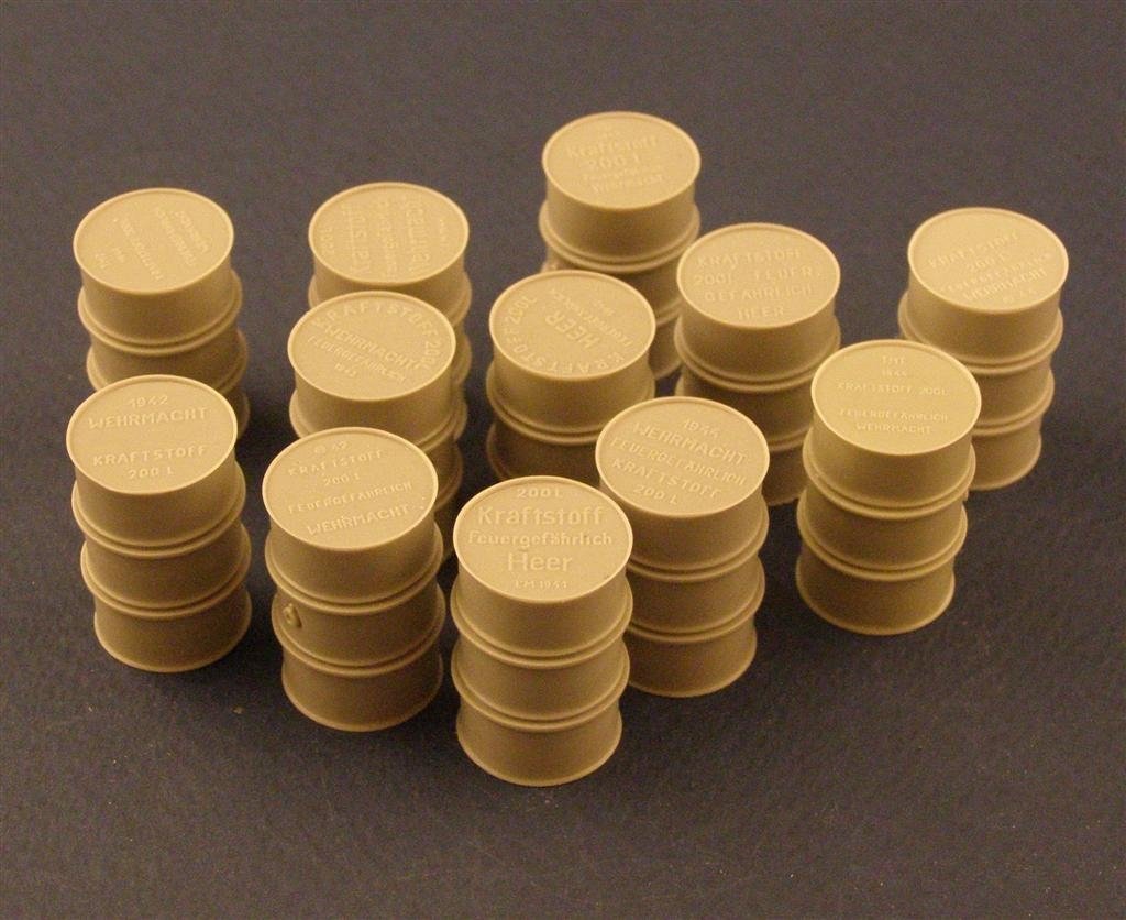 Panzer Art RE35-039 WWII German fuel drums (200L) 1/35 – immagine 2