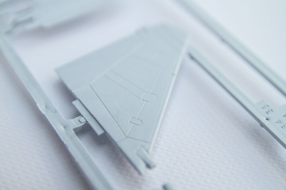 Heller 56371 Coffret de Démarrage - SU-27 UB/P Ukraine 1/72 – image 6