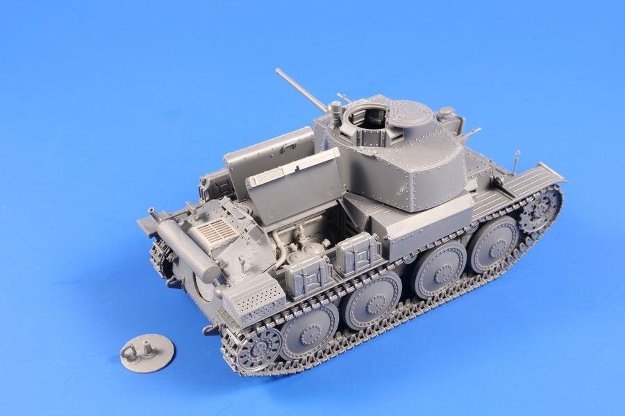 CMK 3142 Pz.38(t) Ausf. Moteur E/F 1/35 – image 7