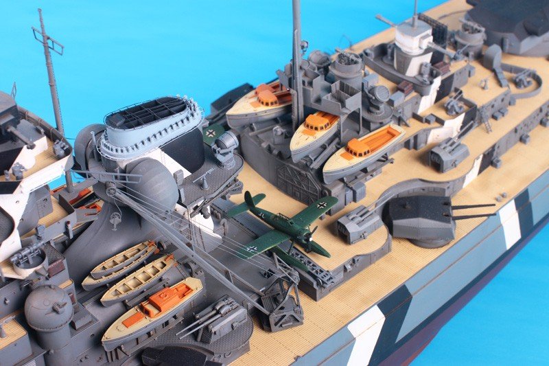 Trumpeter 03702 German Bismarck Battleship 1/200 – image 3