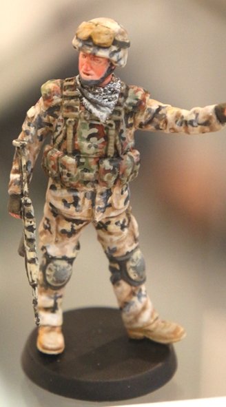 ToRo Model 35F102 PKW Afganistan - Jeden z Rosomaka / Polish Army in Afghanistan - Rosomak crewman one figurine with decals 1/35 – Bild 3