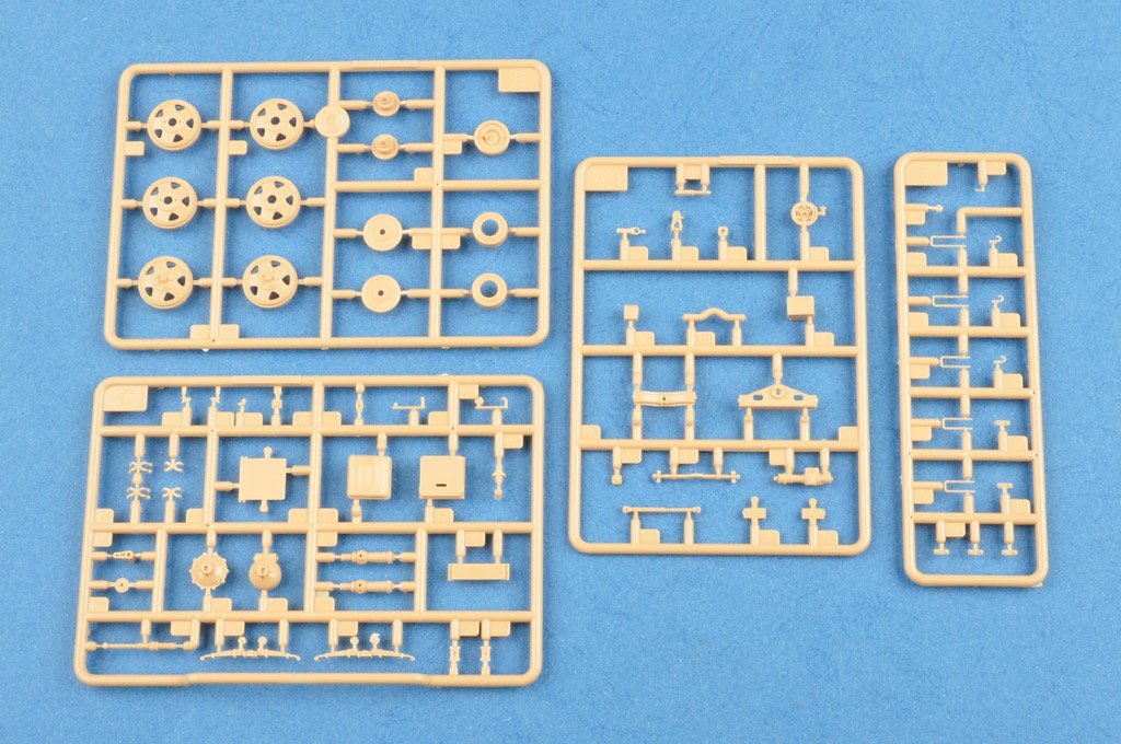Hobby Boss 83837 Soviet GAZ-AAA Cargo Truck – image 6