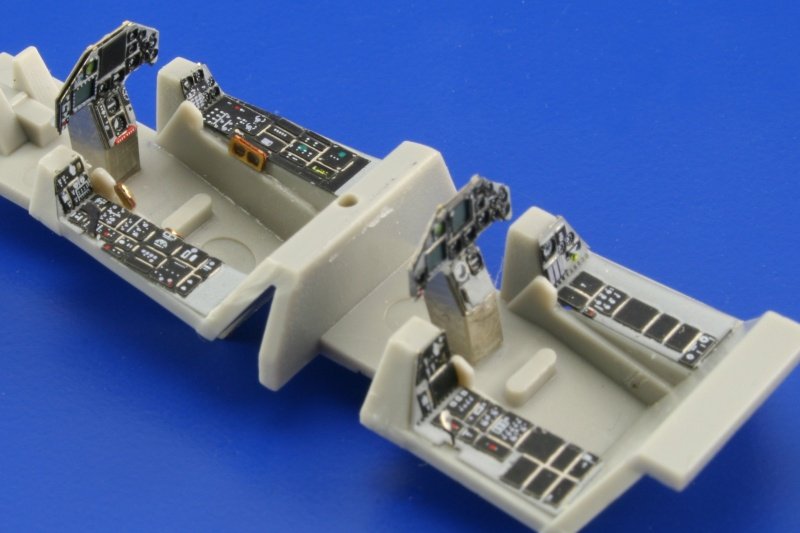 Eduard SS244 F-16B Plus 1/72 HASEGAWA – image 3