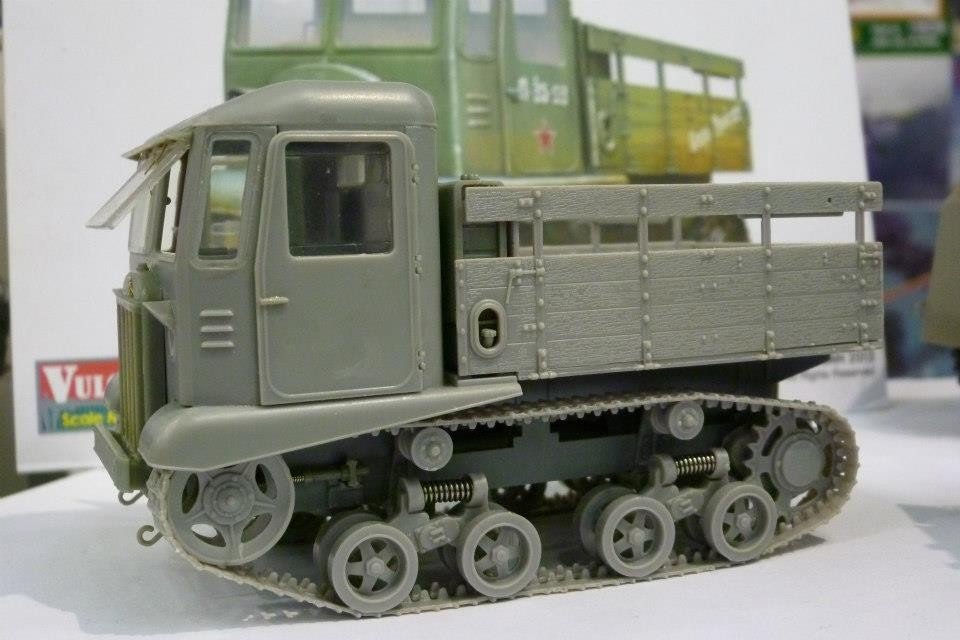 Vulcan 56010 SOVIET ARTILLERY TRACKOR 1/35 – Bild 3