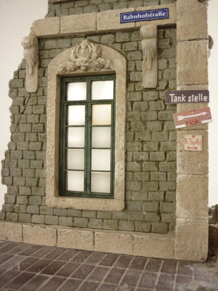 RT-Diorama 35253 Diorama-Base: Cityhouse Corner 1/35 – zdjęcie 5
