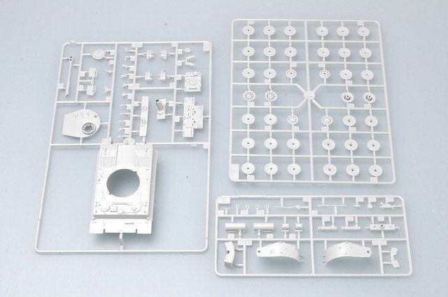 Trumpeter 07242 Tiger 1 tank(Early) 1/72 – image 4