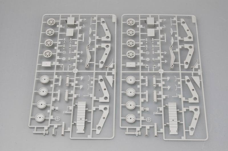 Trumpeter 00211 MAZ-537G intermediate type with MAZ/ChMZAP 5247G semi-trailer 1/35 – zdjęcie 18