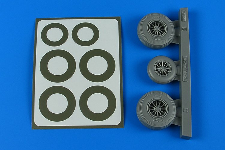 Aires 4858 B-26K Invader wheels &amp;amp; paint masks - early 1/48 ICM
