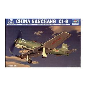 Trumpeter 02240 Nanchang CJ-6 chinois (1/32)