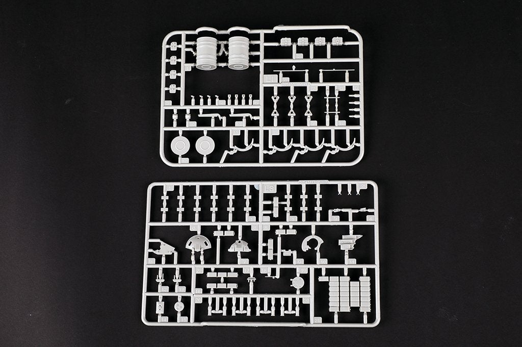 Trumpeter 09602 Char soviétique T-72 Ural avec blindage réactif Kontakt-1, échelle 1/35 – image 12