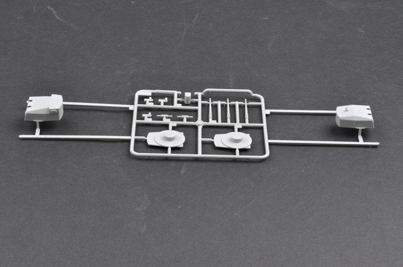 Trumpeter 03702 German Bismarck Battleship 1/200 – image 32
