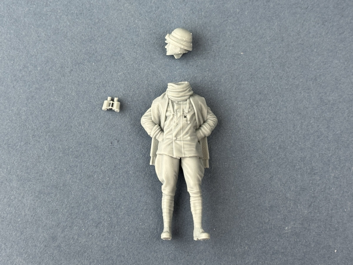 Copper State Models F32-057 Italian Airman in Roold crash helmet 1/32 – Bild 2
