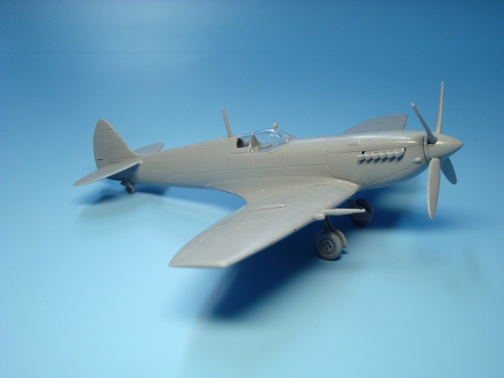 AZ Model AZ7380 Spitfire Mk.VIII RAAF 1/72 – immagine 10