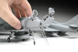 Magic Factory 5002 A-4M Skyhawk Light Attack Aircraft 2 in 1 1/48 – Bild 13