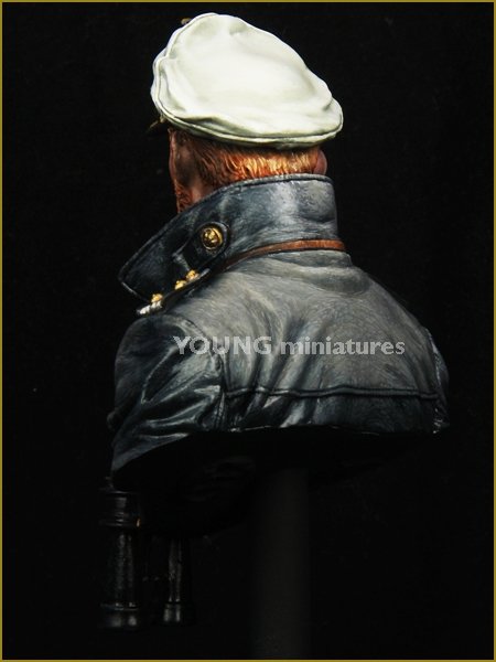 Young Miniatures YM1847 U-BOAT COMMANDER WWII 1/10 – immagine 3