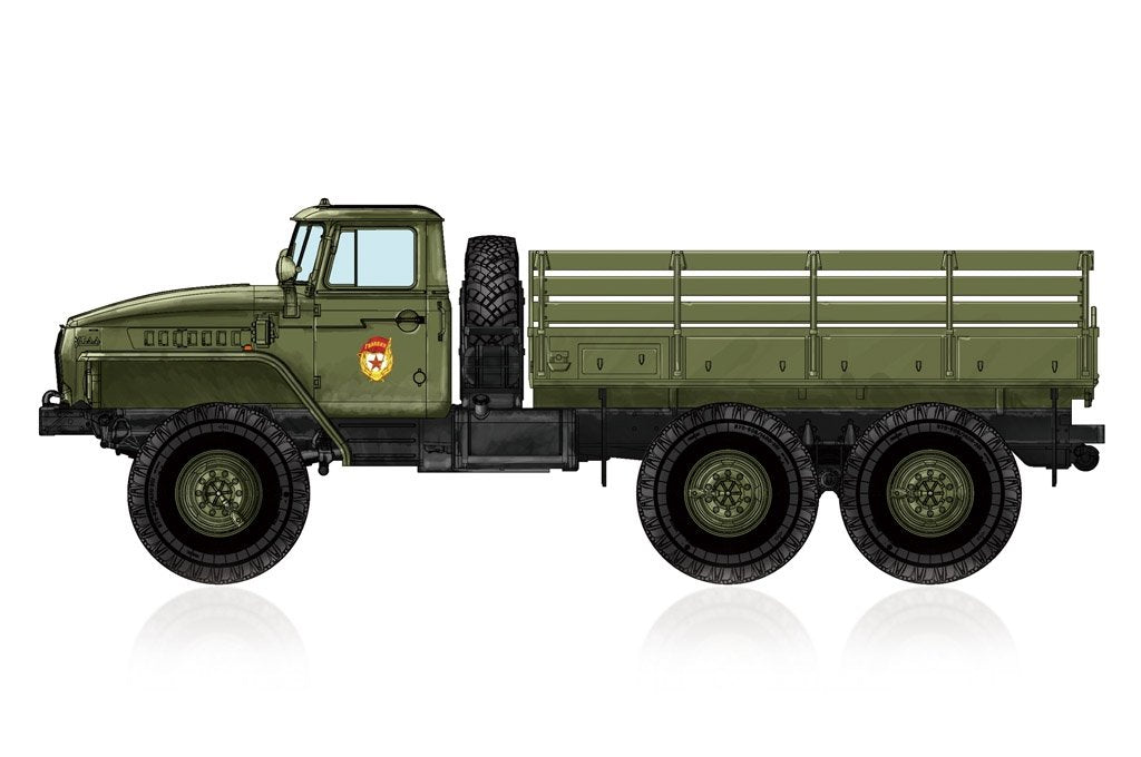 Hobby Boss 82930 Camion russe URAL 4320 1/72