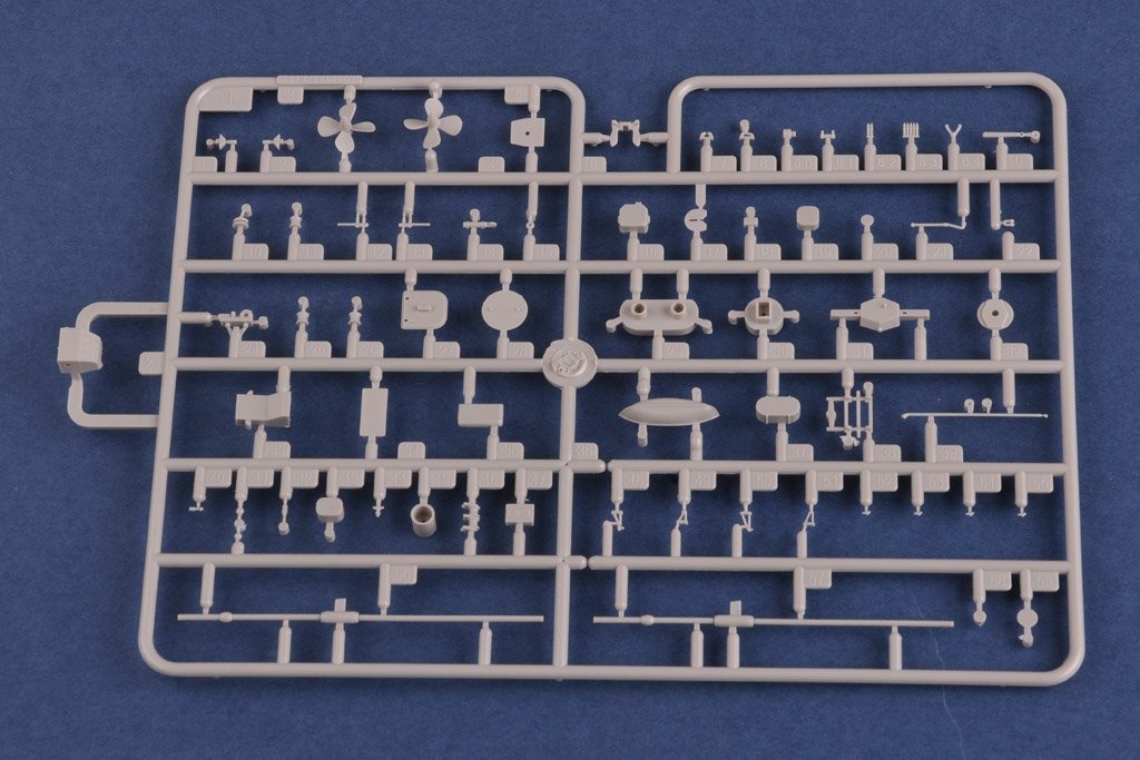 Hobby Boss 86514 USS Guam CB-2 1/350 – Bild 7