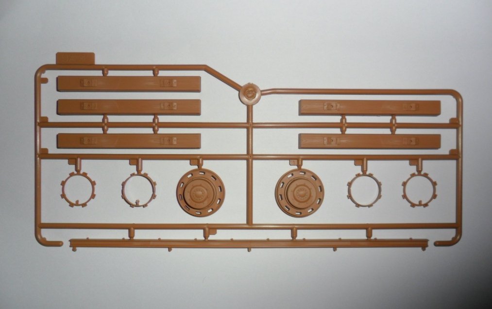 ICM 35376 Panzerspahwagen P 204 (f) Railway, WWII German Armoured Vehicle 1/35 – Bild 5