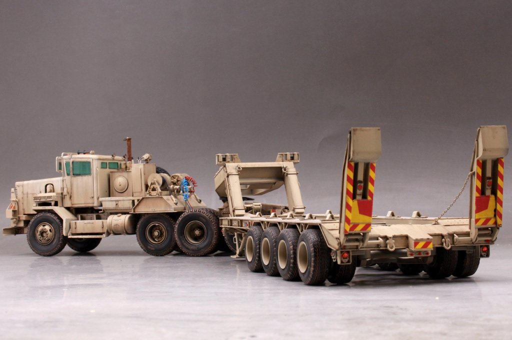 Hobby Boss 85519 M911 C-HET avec semi-remorque pour engins lourds m747 (1/35)  – image 9