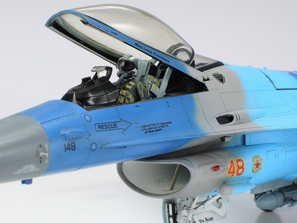 Tamiya 61106 F-16C/N AGRESSEUR/ADVERSAIRE 1/48 – image 5