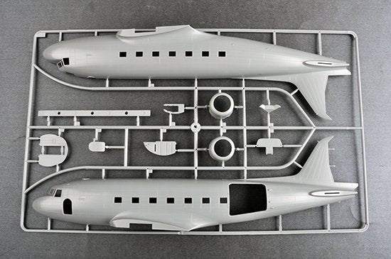 Trumpeter 05813 DC-3 CNAC 1/48 – image 13