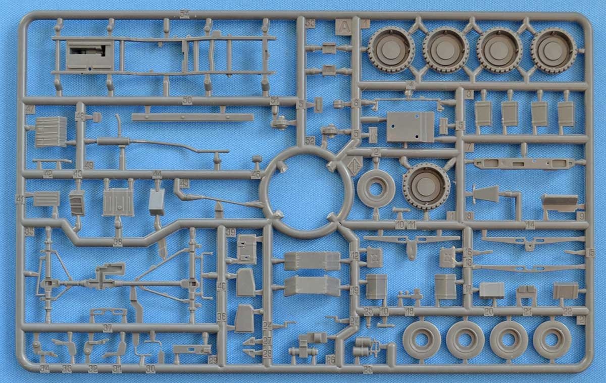ACE 72458 JACAM 4x4 Unimog for long-range patrol missions 1/72 – immagine 2