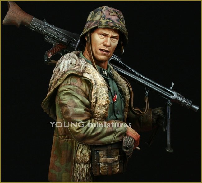 Young Miniatures YM1822 Waffen SS MG-42 Gunner Ardennes 1944 1/10 – immagine 5