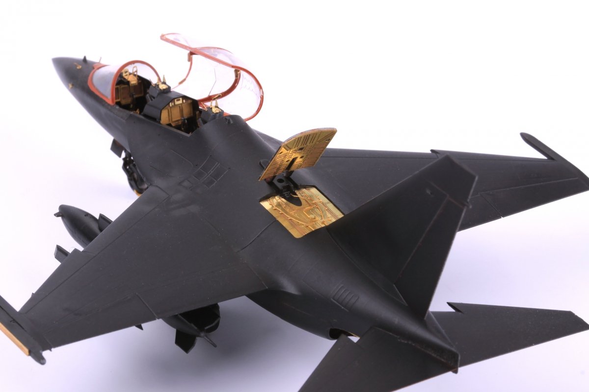 Eduard 73618 Yak-130 ZVEZDA 1/72 – immagine 4