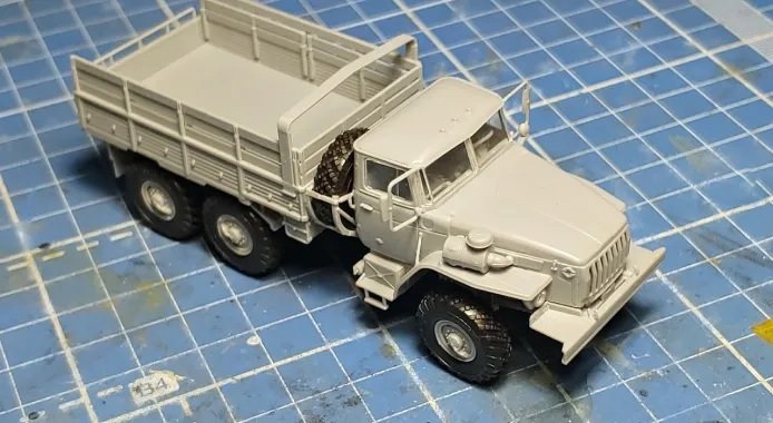 Zvezda 5050 Ural-4320 1/72 – Bild 3