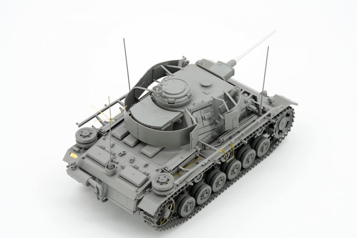 Border Model BT-048 Pz.Bef.Wg.III Ausf.K 2in1 w/Schürzen 1/35 – Bild 12