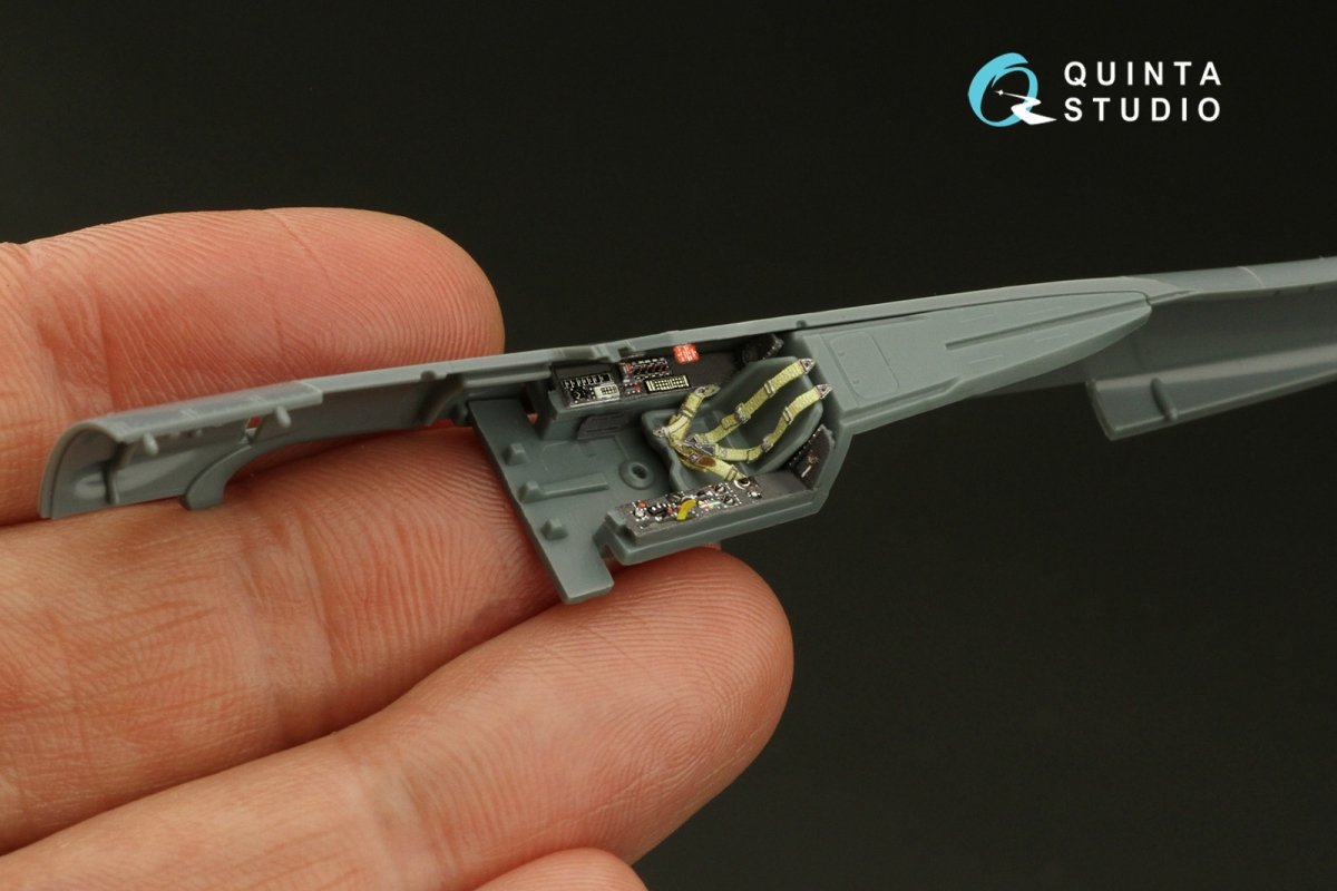 Quinta Studio QD72041 Fw 190A-8 3D-Printed &amp;amp; coloured Interior on decal paper (Eduard) 1/72 – immagine 8